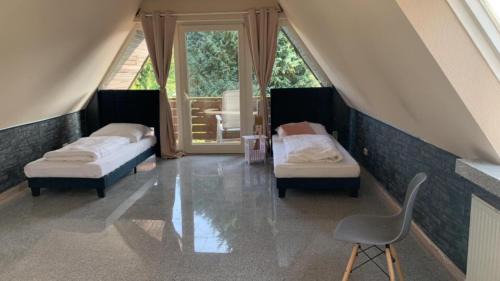 Enger Apartment | Zimmer in Wohnung, Monteure, Zentral,