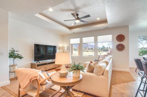 Kanab House | Zion Area Home with Scenic Views and Private Hot Tub!
