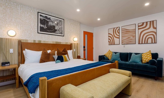 Kanab Apartment | Zion, Bryce & Grand Canyon l Deluxe King Suite
