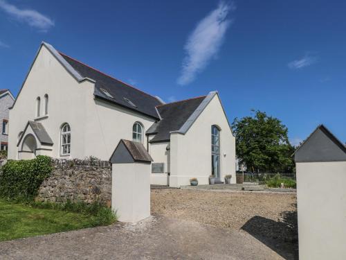 Carew Newton House | Zoar Chapel