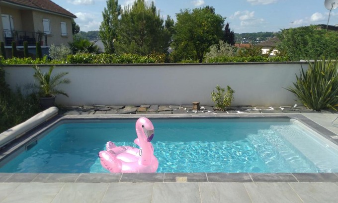 Brive-la-Gaillarde Bed & Breakfast | Zola Guesthouse