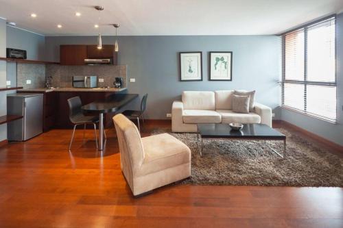 Financial District Apartment | Zona G Luxury Escape King Bed and Fast WiFi 204