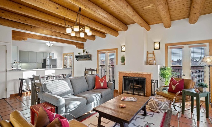 Downtown Santa Fe Villa | Zona Rosa 76, Santa Rita