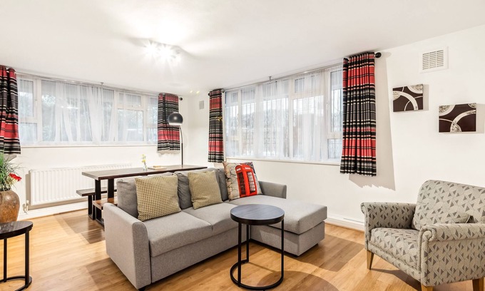 Bunhill Apartment | ZONE 1 LOCATION - Buses/trains and all amenities on your doorstep