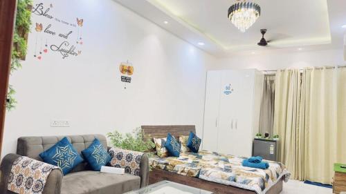 Sector 70 Apartment | zoomstaystudio