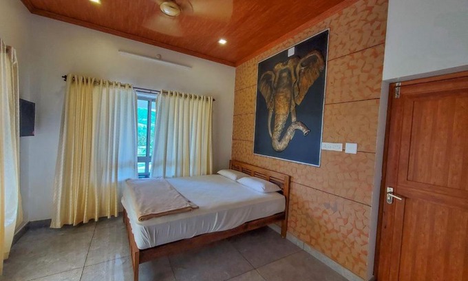 Elappara Hotel | zoz Vagamon