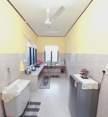 Batu Buruk House | ZRAAA Homestay
