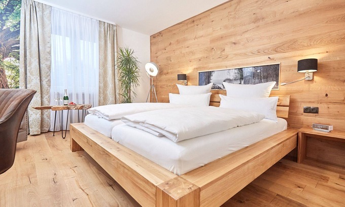 Prien am Chiemsee Hotel | Zum Fischer am See