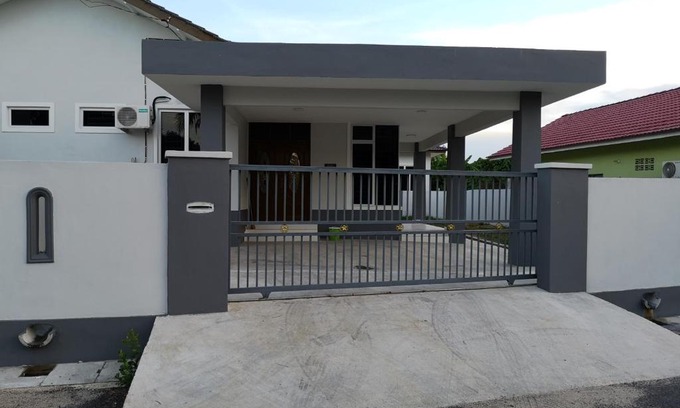Kota Bharu Hotel | Zuriana Ashraf Homestay Kota Bharu