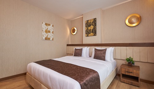 Deluxe Room, Jetted Tub