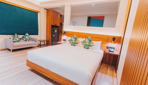 Deluxe Suite, 1 King Bed, Non Smoking, Kitchen