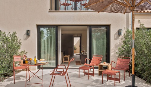 Suite, Pool Access