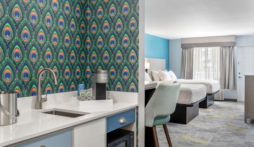 2 Queen Suite
