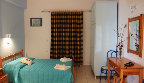 Studio, Ground floor