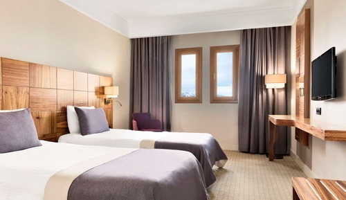 Standard Room, Non Smoking (3 Twin or 1 French Bed and 1 Single)
