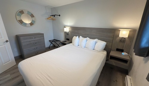 One Bedroom Suite with Deck, Ocean View