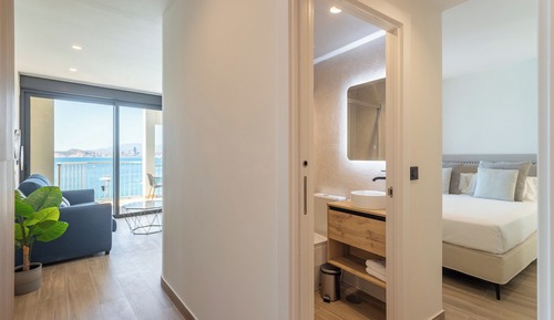 Superior Apartment, 2 Bedrooms, Sea View, Oceanfront