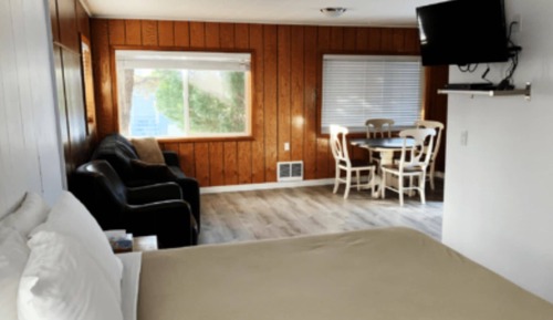 Cabin with Full Kitchen