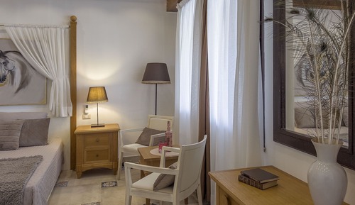 Family Room, 2 Bedrooms, Courtyard Area