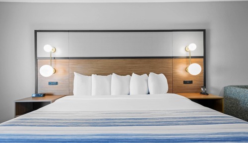Suite, 1 King Bed, Non Smoking (1 King Bed)