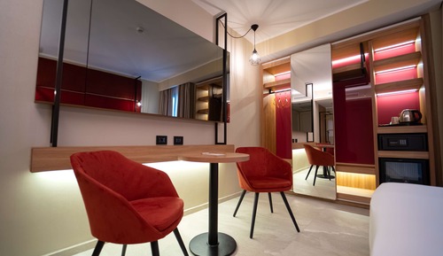 Deluxe Room, 1 Queen Bed, Non Smoking, Balcony