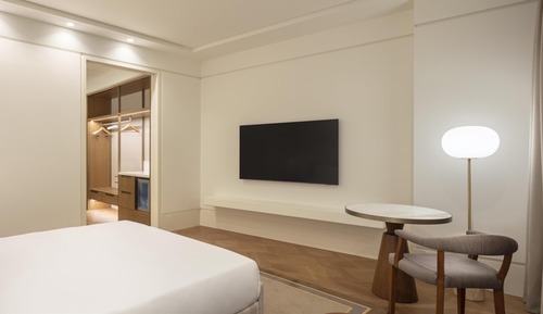 Deluxe Room, 1 King Bed