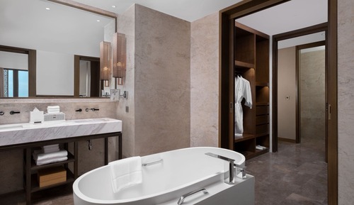 Junior Suite, 1 King Bed, Non Smoking, Ocean View (Balcony)