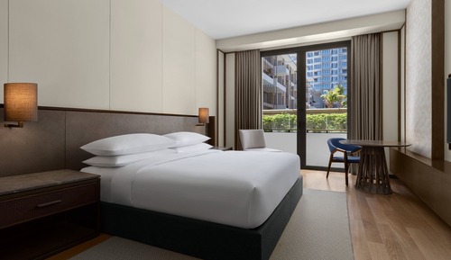 Room, 1 King Bed, Non Smoking, Courtyard View