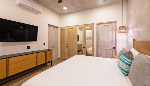 Comfort Condo, 1 Bedroom, Beach View 303