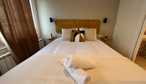 Single Room, Garden View