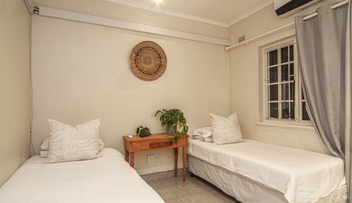 Family Room, Multiple Beds