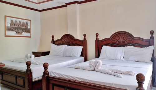 Family Room, 2 Double Beds, Poolside