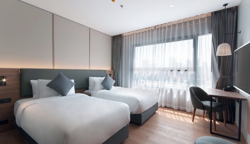 Superior Room, 2 Twin Beds, Non Smoking, City View