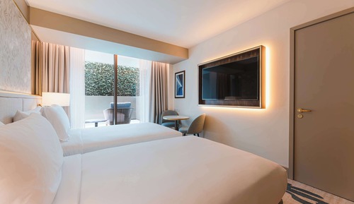 Room, 2 Twin Beds, Patio