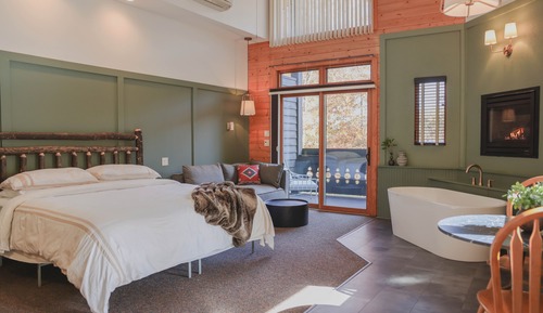 Two Bedroom Loft Spa Suite w/ Fireplace