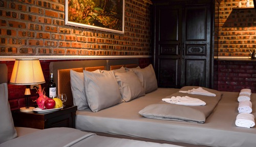 Deluxe Bungalow, Multiple Beds, Smoking, Garden Area