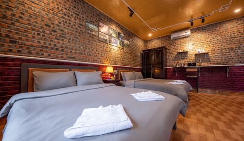 Superior Bungalow, 2 Queen Beds, Smoking, Garden Area