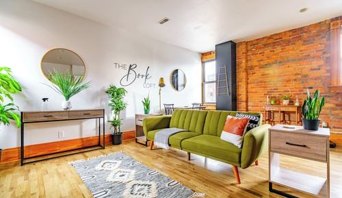 The Book Loft - Right on High St