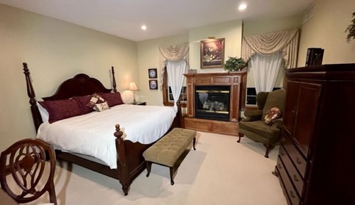 The Stately Suite 305