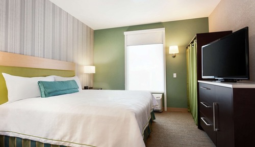 Suite, 1 King Bed, Non Smoking