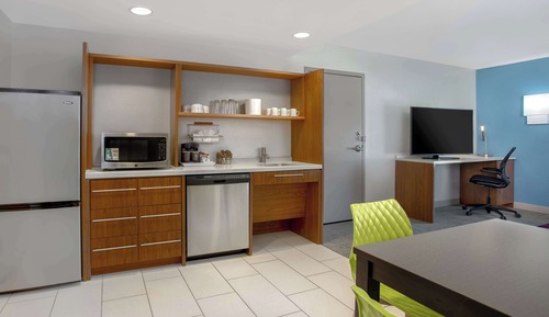 Suite, 1 Queen Bed, Accessible (Roll-In Shower)