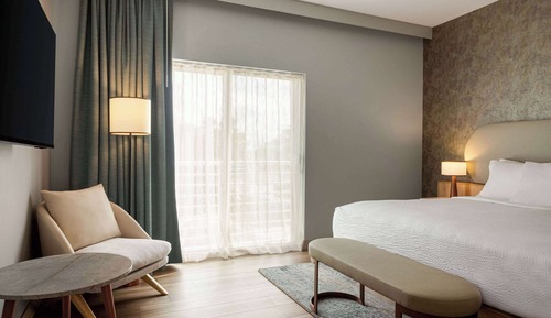 Deluxe Room, 1 King Bed, Non Smoking