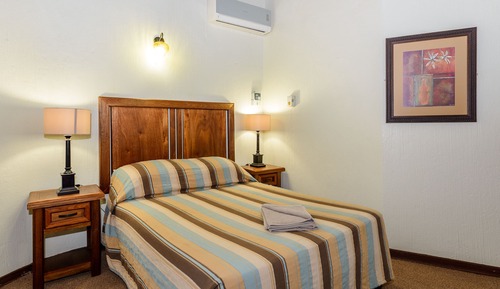 Four Bedroom Chalet with Patio