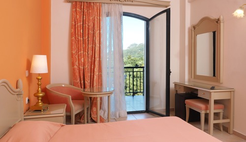 Double or Twin Room, Partial Sea View