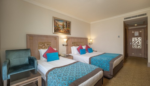 Standard Room, Partial Sea View