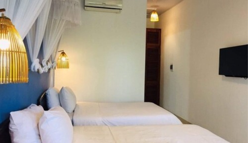 Green Hill, Twin or Double Bed