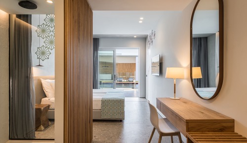 Superior Double Room, Pool Access