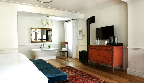 Luxury Suite (Carriage House Luxury Suite)