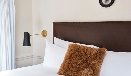 Suite (Stable House)