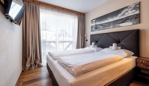 Four-Bedroom Apartment 4B